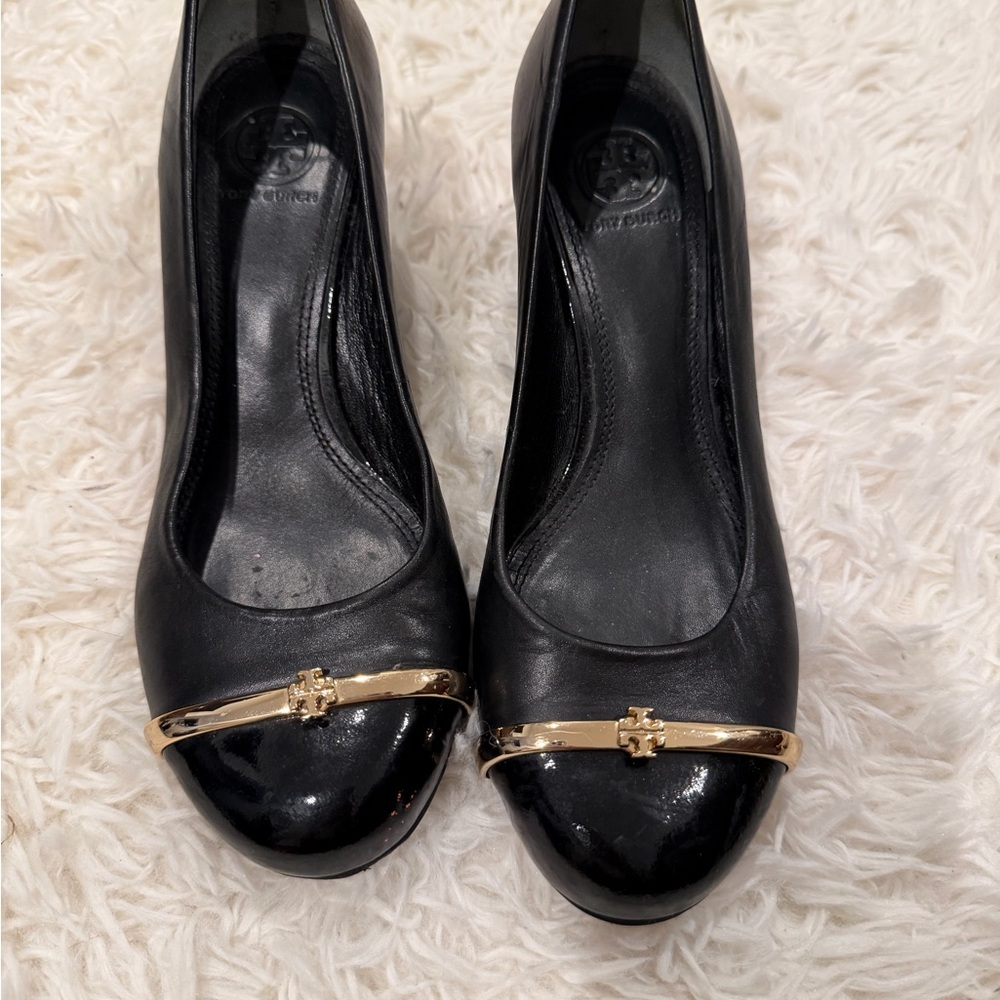 Tory Burch Black and Gold Wedges
